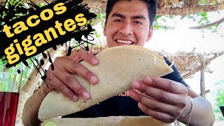 Tacos Gigantes, en éste lugar hacen los tacos más grandes que he comido 🌮