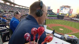 STL@NYM: Mets broadcasters enjoy candy during game