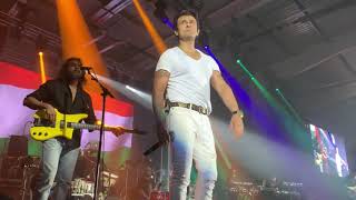 Sandeshe ate hai from Border film Live Performance By Sonu Nigam