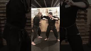 NINJA FIGHTING TECHNIQUE 🥷🏻 Tantojutsu: Ninjutsu Martial Arts Weapons Training #Shorts