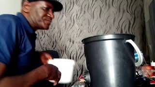 Electric water boiler bucket technician