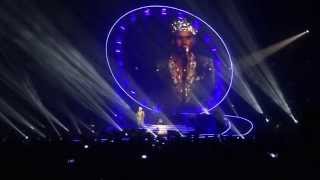 QUEEN + Adam Lambert - We Will Rock You / We Are The Champions ( Montreal 2014 )