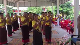 การแสดงประกอบเพลงโรงเรียนผู้สูงอายุ