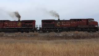 Making Smoke - CP 8557 meets CP 7029 near Winnipeg 2020/11/14