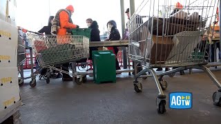 Milano, migliaia in fila da Pane Quotidiano anche a Natale