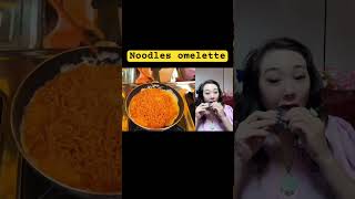 Jenny likes China street food: Noodles omelette! Jenny eating show! Chinese Asian food snacks!