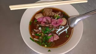 ก๋วยเตี๋ยวเนื้อวัดดงมูลเหล็กถนนพรานนก ระหว่างซอย1และซอย3เปิดขาย8โมงเช้าถึงบ่าย3โมงครึ่ง