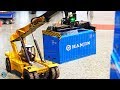 RC Linde Forklift & Hyster Reachstacker working