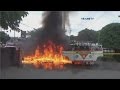 Sebuah Mobil Terbakar saat Isi BBM