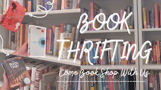 BOOK THRIFTING ✨ | COME BOOK SHOPPING WITH US | GOODWILL BOOK HAUL | DISCOUNT BOOKS | BARGAIN BOOKS