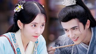 Handsome boy meets the girl he likes,  and his eyes are full of affection💕Best C-Drama Clip