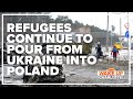 Refugees continue to pour from Ukraine into Poland #shorts