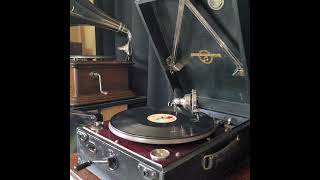 （童謡）吉井 章子・小林 八重子 ♪春が來た♪・♪どんぐりころころ♪ 78rpm. Columbia Model No 112 Gramophone.