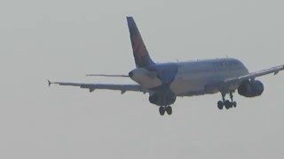 A plane landing at Ben Gurion Airport, Israel נחיתה של מטוס בנמל התעופה בן גוריון ישראל