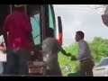 Video: pelea a puños entre conductores de Transcaribe y un carro particular | Noticias Caracol