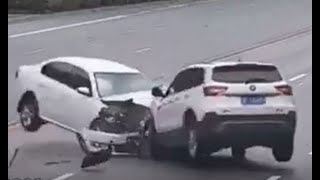 Idiots in Cars | China | 30