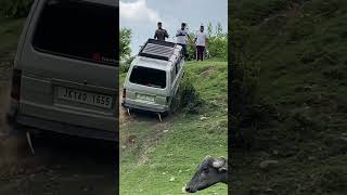 Maruti Omni & Nano vs Toyota Fortuner & Safari in an off-road video