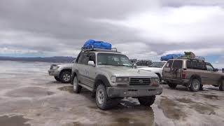 智利復活節島玻利維亞13日玻利維亞烏尤尼Uyuni天空之鏡Salar de Uyuni 萬國旗地標周圍景觀風力相當大190207