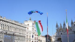 Paracadutisti di Esercito, Marina, Aeronautica e Carabinieri a Venezia