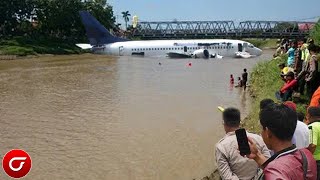 NGERI!! Detik-Detik Pesawat Jatuh Disungai Terekam Kamera | Penumpang Berhamburan