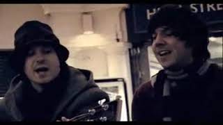 Simple Plan - 'Crazy' (Acoustic) - Live in London