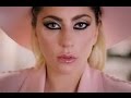 Lady Gaga se comprometió con su nuevo novio