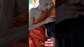 😱 very old monk giving blessings #trending #trending #subscribe