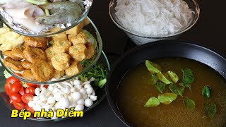 Lẩu chua cay - Sour \u0026 Spicy Hot Pot - Cách nấu nước lẩu đơn giản thật thơm | Bếp Nhà Diễm |