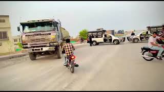 Honda cg 125 wheeling in bhariya in front of police