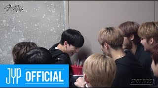 [SPOT KIDS : BLACK]  Stray Kids 현진의 깜짝 생일 파티 현장!