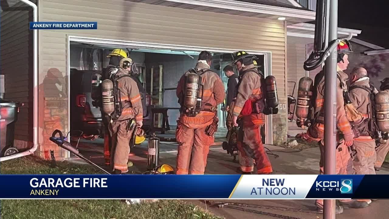 Ankeny Family Safely Escapes Overnight House Fire - YouTube