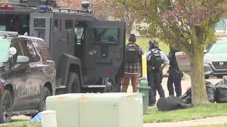 Barricade situation in Strongsville: Video from the scene