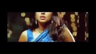 Pranitha Hot Navel Showing and Saree Adjusting Scene