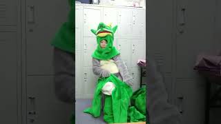 04Kigurumi=Back_Stage_Dragon+3layer Sample Movie【着ぐるみ動画】