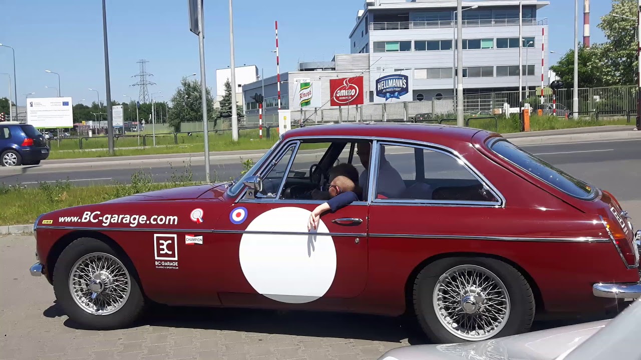 MGB GT - YouTube