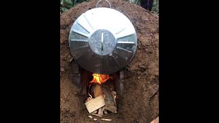 Yukon Oven made from a dustbin - Underground oven