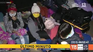 COVID-19: Grupo de venezolanos lleva 8 días acampando frente al consulado en Chile