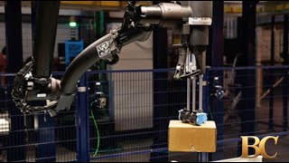 Amazon introduces ‘Blue Jay’ warehouse robot that performs multiple tasks at once