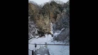 【8K】Japan's Icefall Fukuroda Falls Suspension Bridge / 氷瀑　袋田の滝　つり橋