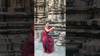 Shobana's Enchanting Dance: A Visual Delight