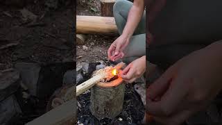This GIRL is just a genius!🔥#camping #survival #bushcraft #outdoors #fire