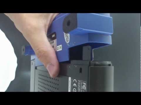 Como desmontar o roteador Linksys WRT54G - Disassembling the Linksys WRT54G router Como desmontar o roteador Linksys WRT54G - Disassembling the Linksys WRT54G router