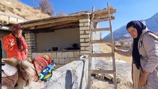 Mother Zari's new tricks: making a wooden stand to go over the roof more easily