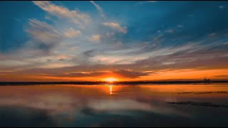 夕日に照らされた黄河　内モンゴル自治区