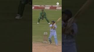 Ajay Jadeja’s massive sixes vs Waqar Younis at #CWC96 😮 #cricket #cricketshorts #ytshorts