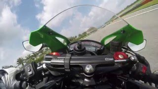 Kawasaki Ninja ZX-10R 2016 on board lap Sepang Motociclismo