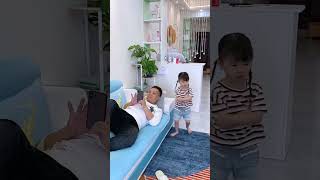 Dad Looks At His Phone,My Daughter Scares Him #funny #cute #baby #comedy #cutebaby #fun #funnybaby