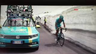 Nibali crossing Colle dell'Agnello stage 19 Giro 2016