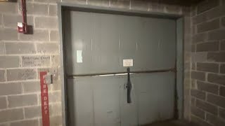 Montgomery Hydraulic Freight Elevator @ Fox Valley Mall - Aurora, IL