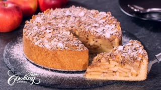 German Apple Streusel Cake - Apfelkuchen mit Streusel